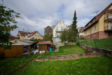 Schmuckes Haus zum Renovieren, 70771 Leinfelden-Echterdingen, Wohngrundstück